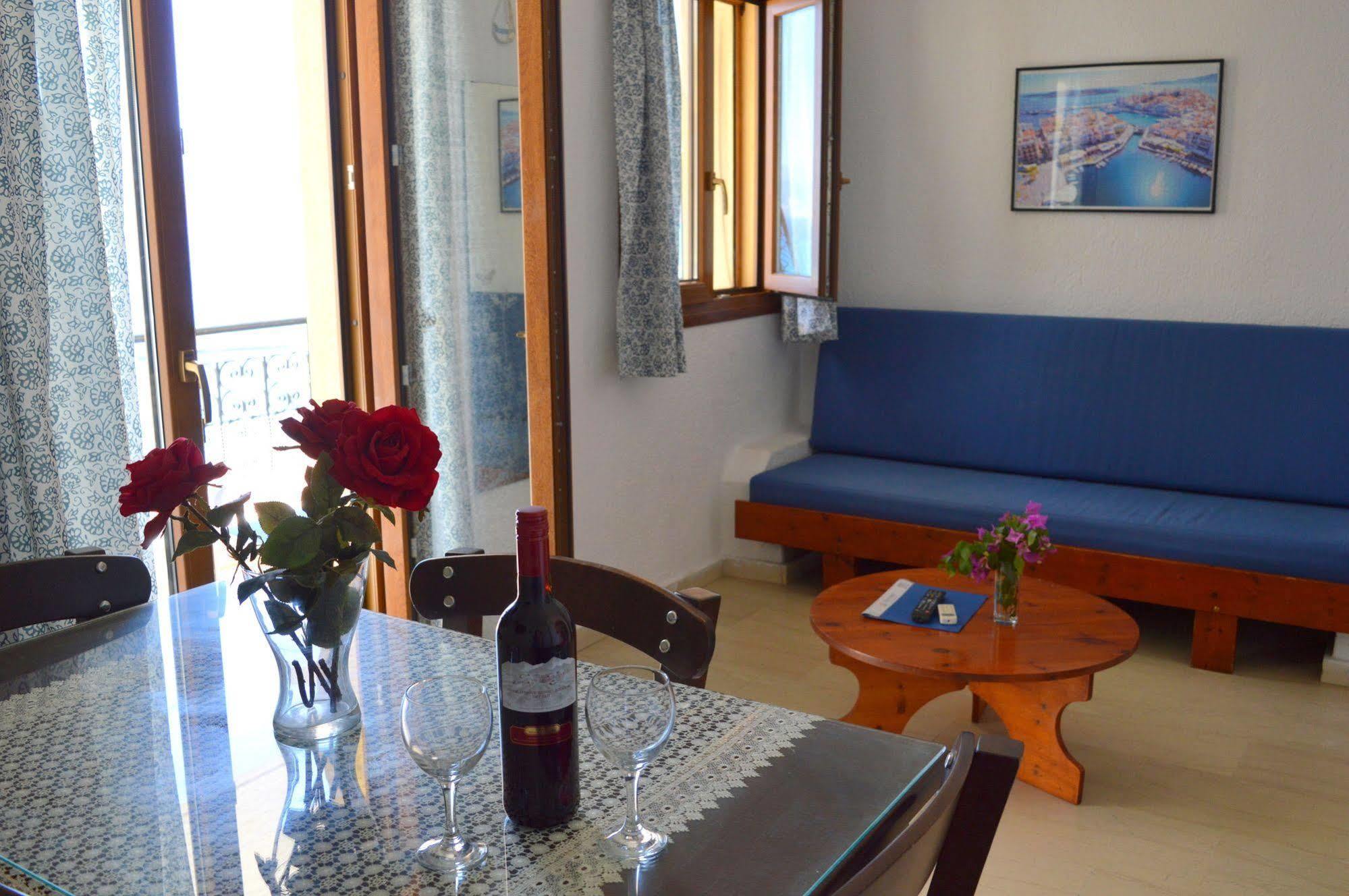 Mantraki Hotel Apartments อายิโอสนิโกลาโอส ภายนอก รูปภาพ