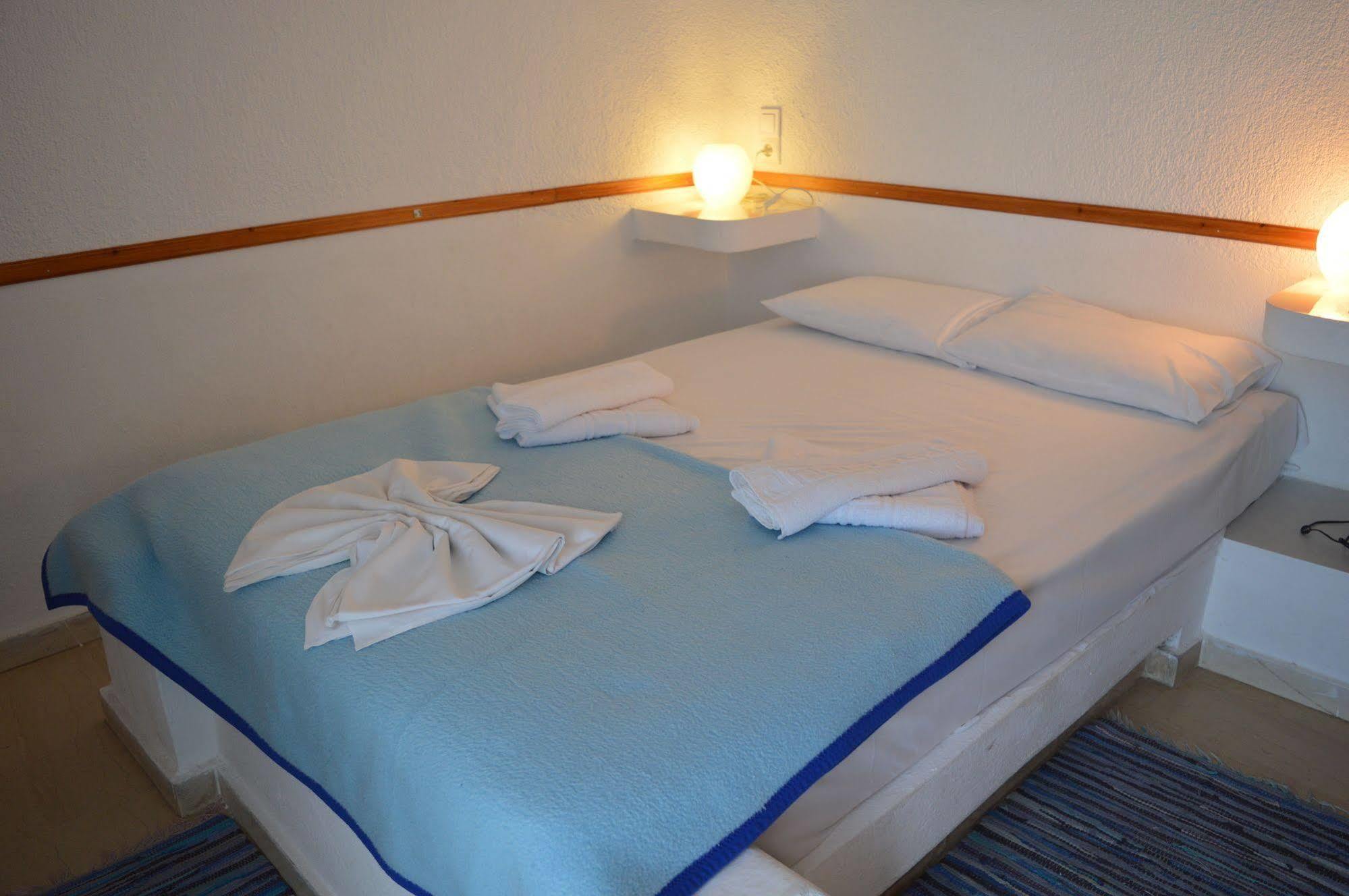 Mantraki Hotel Apartments อายิโอสนิโกลาโอส ภายนอก รูปภาพ